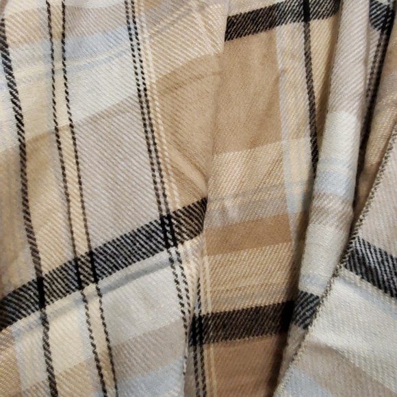 BOOHOO Check Plaid Cape - Picture 2 of 2